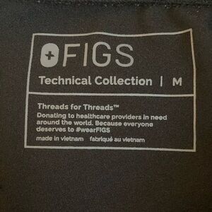 Woman’s size medium, black, FIGS scrub joggers